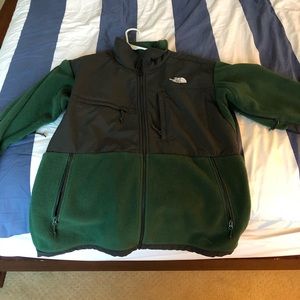 hunter green north face jacket